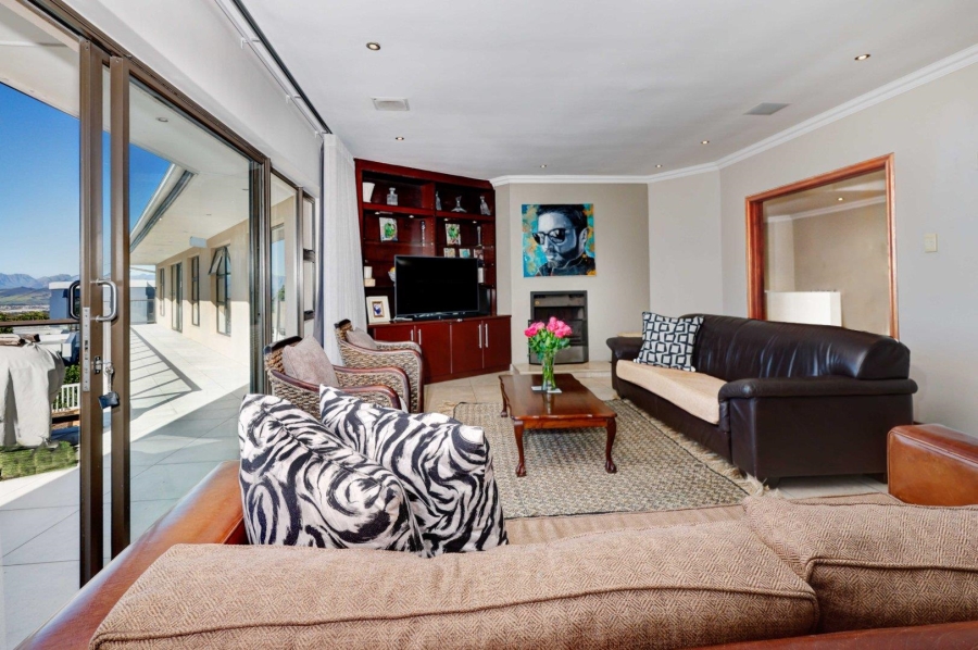 4 Bedroom Property for Sale in Welgemoed Western Cape
